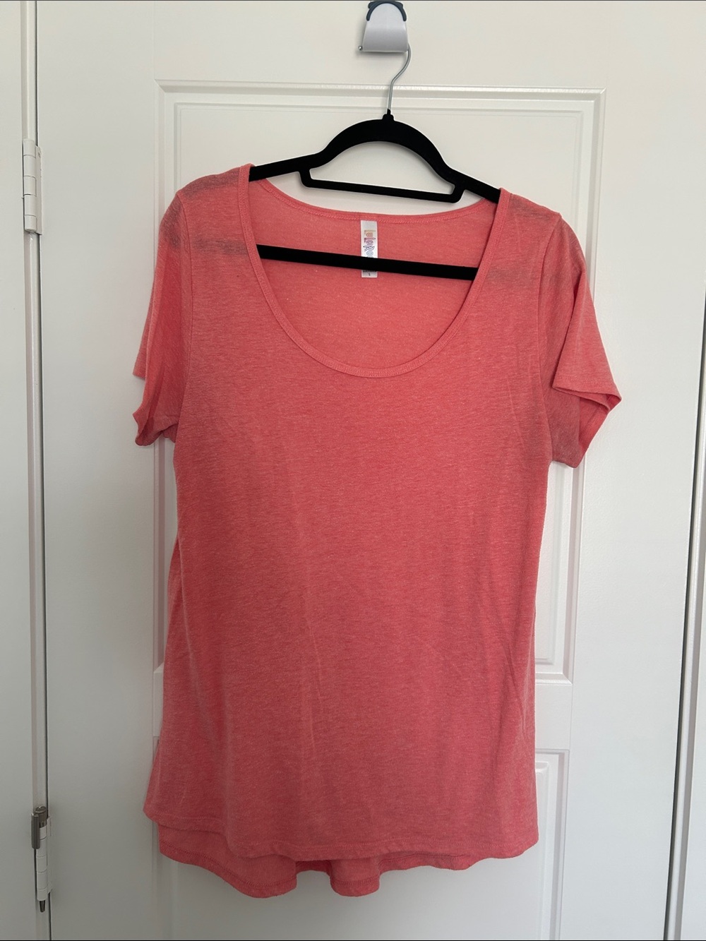LuLaRoe Coral Scoop Neck Short Sleeve Tee